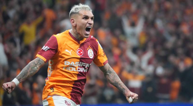 Sizin seçiminiz: Orta saha: Lucas Torreira - Galatasaray - %45
